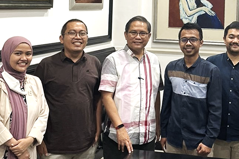 Salam Setara Berdiri